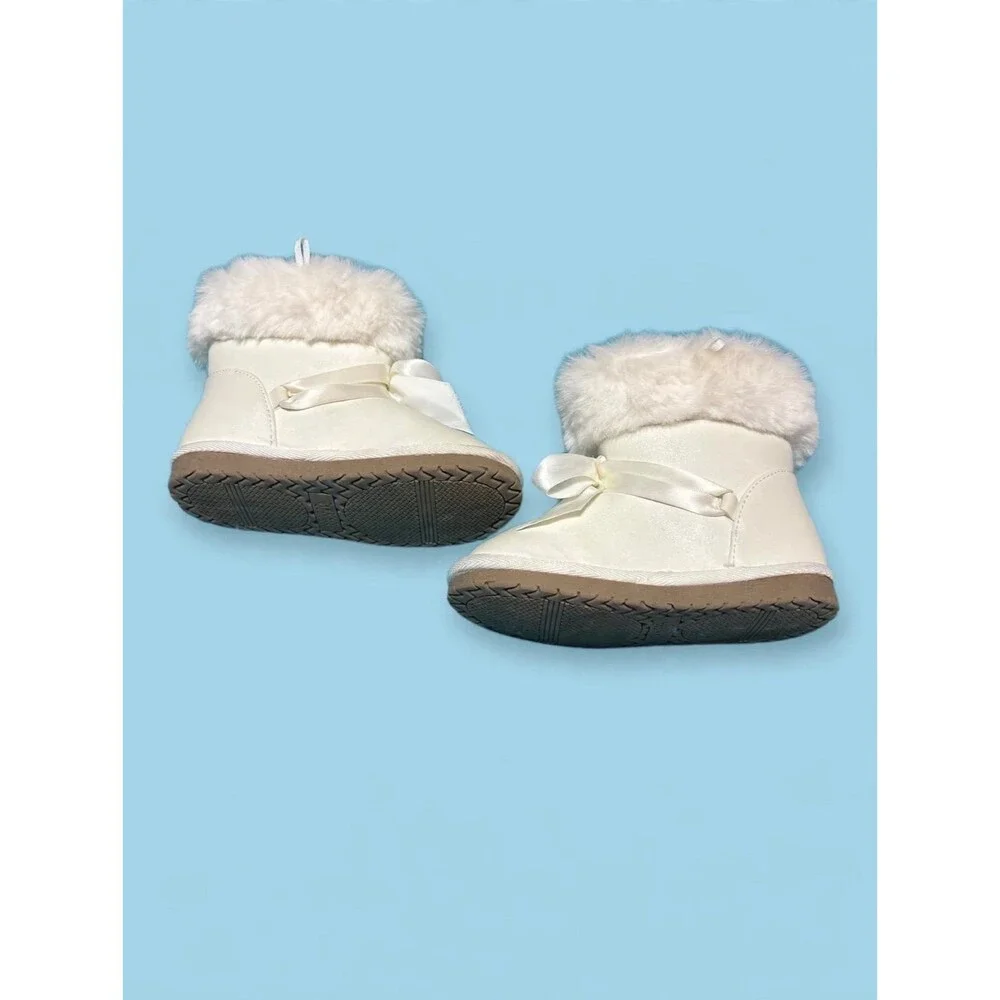 Gymboree Baby Girl White Faux Fur Winter Boots - Toddler Size 5 - Like New